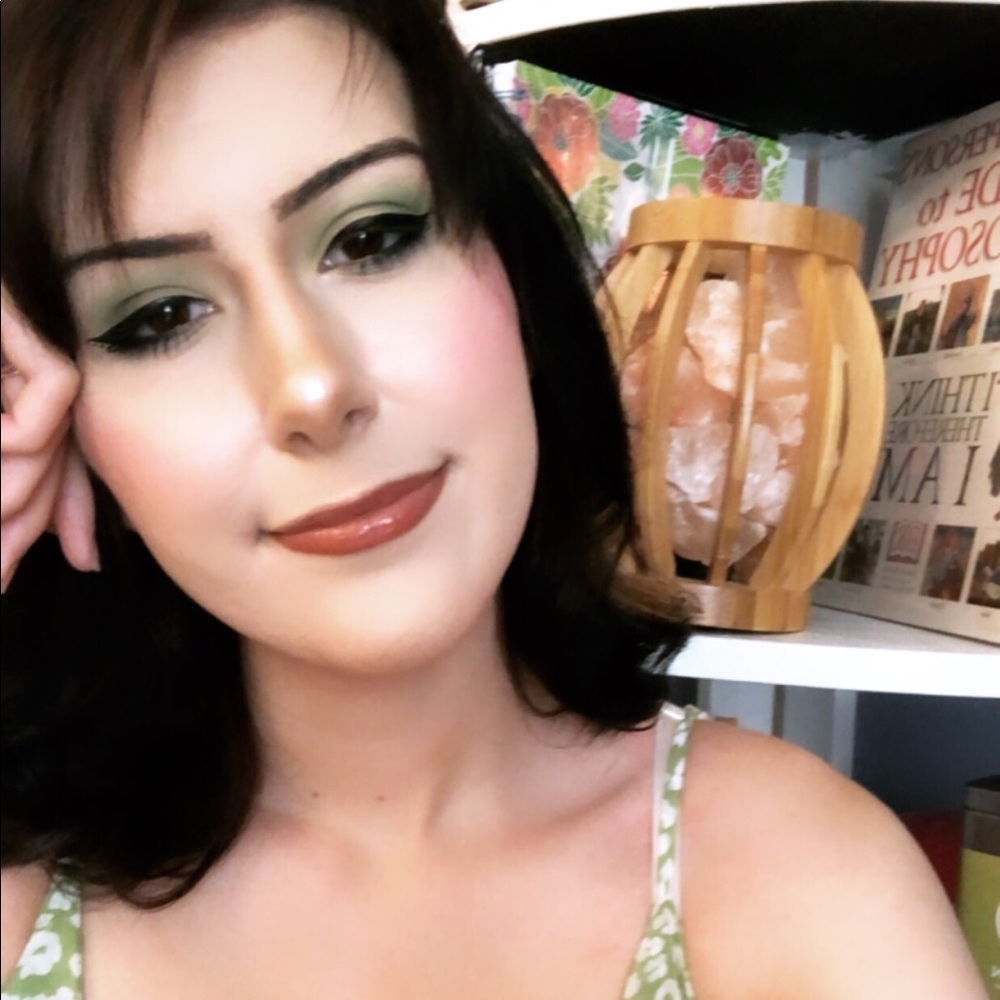 Meet your Posher, Valerie